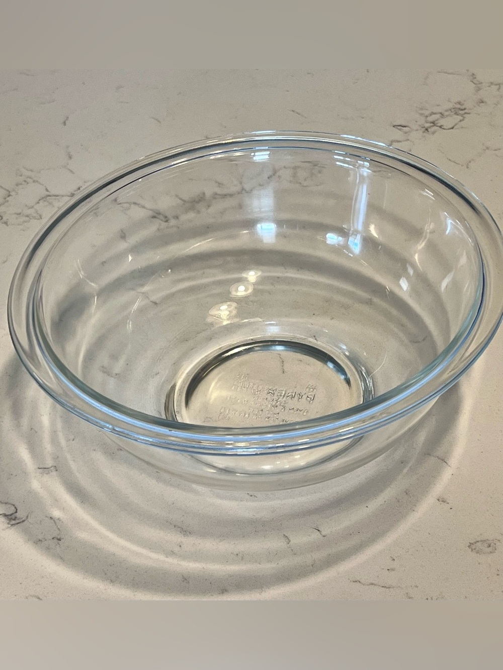 Vintage 323 Pyrex clear bowl, USA 1.5 quarts Corning